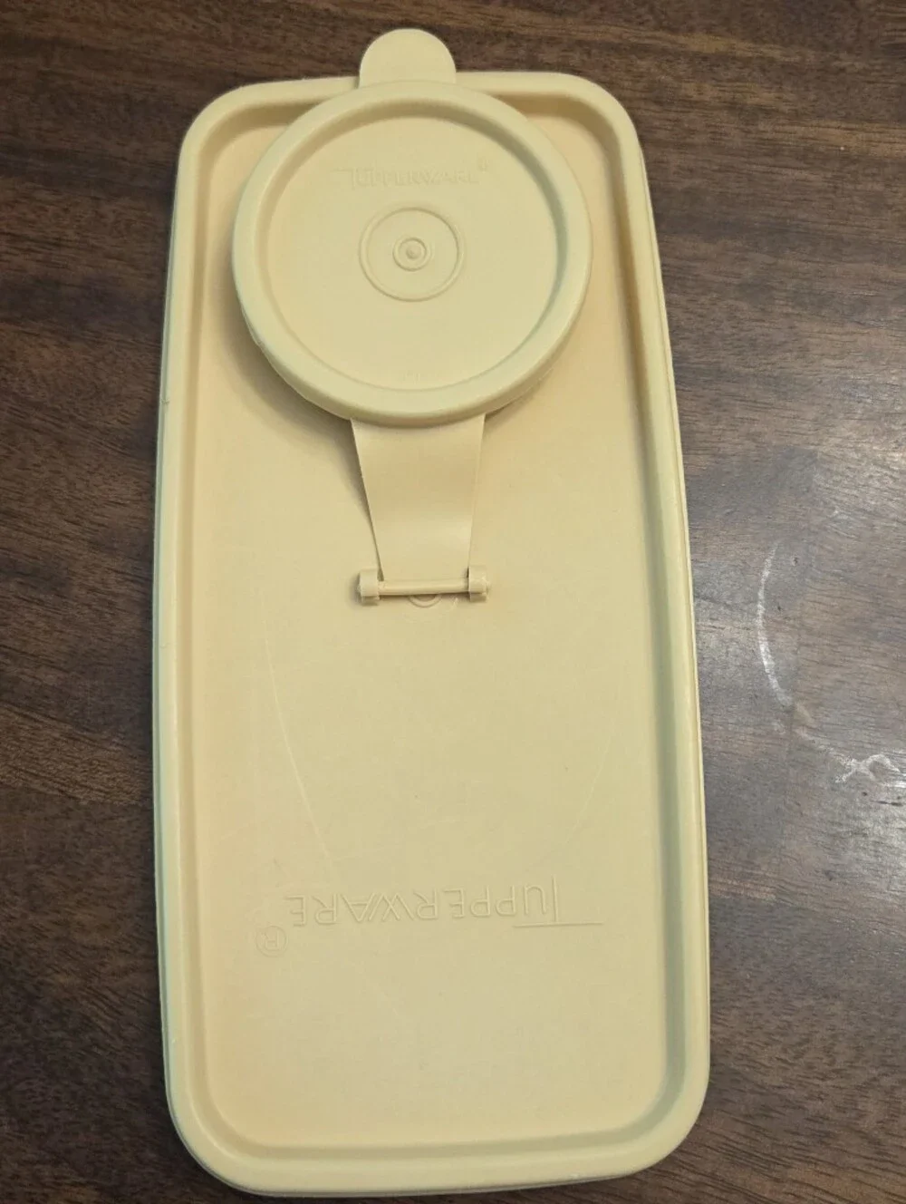 Vintage Tupperware Store & Pour Cereal Storage Container With Tan/Beige Lid